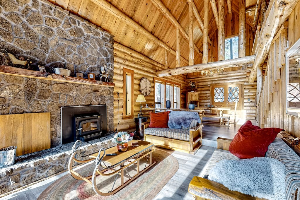 Luxury Log Home Retreat - 3BR/2BA w/ Loft Area & Outdoor Space, Near Lakes, Trails & Skiing - Photo 2