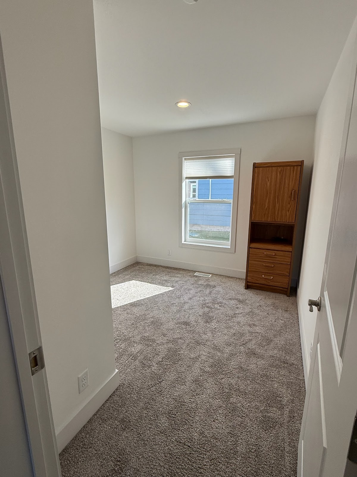 Furnished 3BR/2BA New Build with Patio & Deck - Walkable, Near Hospital, Perfect for Traveling Profe - Photo 11