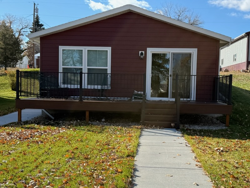Furnished 3BR/2BA New Build with Patio & Deck - Walkable, Near Hospital, Perfect for Traveling Profe - Photo 1