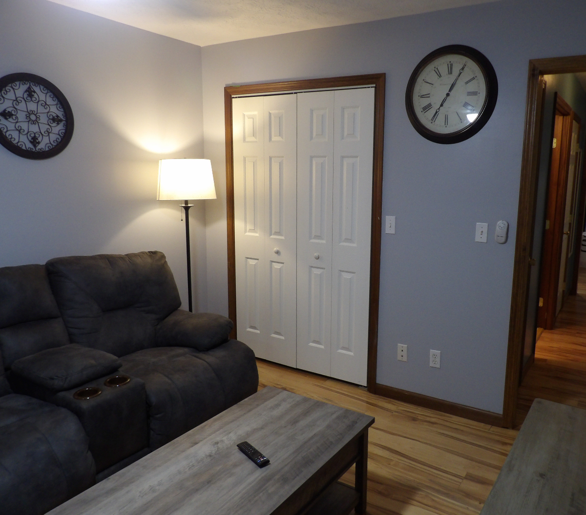 Cozy 1BR Apt in Nitro, WV. Ideal for solo traveler, couples, or business guests - Photo 3