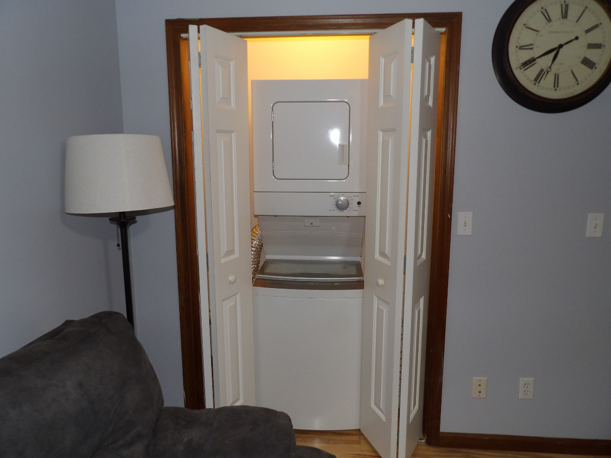 Cozy 1BR Apt in Nitro, WV. Ideal for solo traveler, couples, or business guests - Photo 4