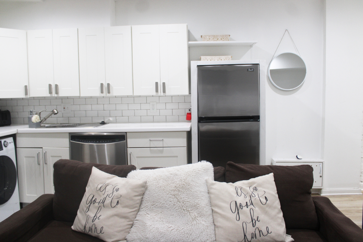 Bright & Modern 2BD/1BTH Apartment for Rent - Photo 3