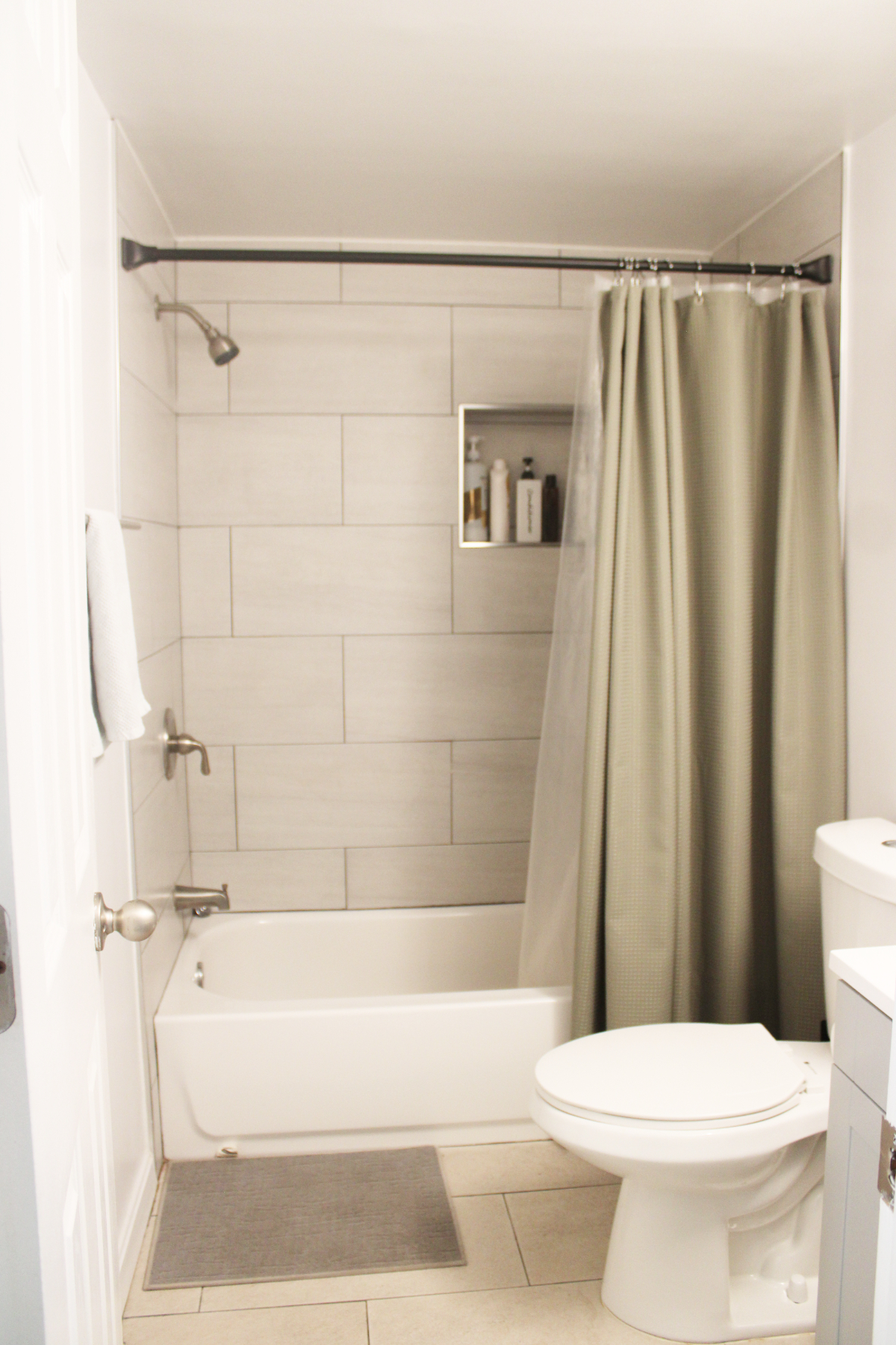 Bright & Modern 2BD/1BTH Apartment for Rent - Photo 9