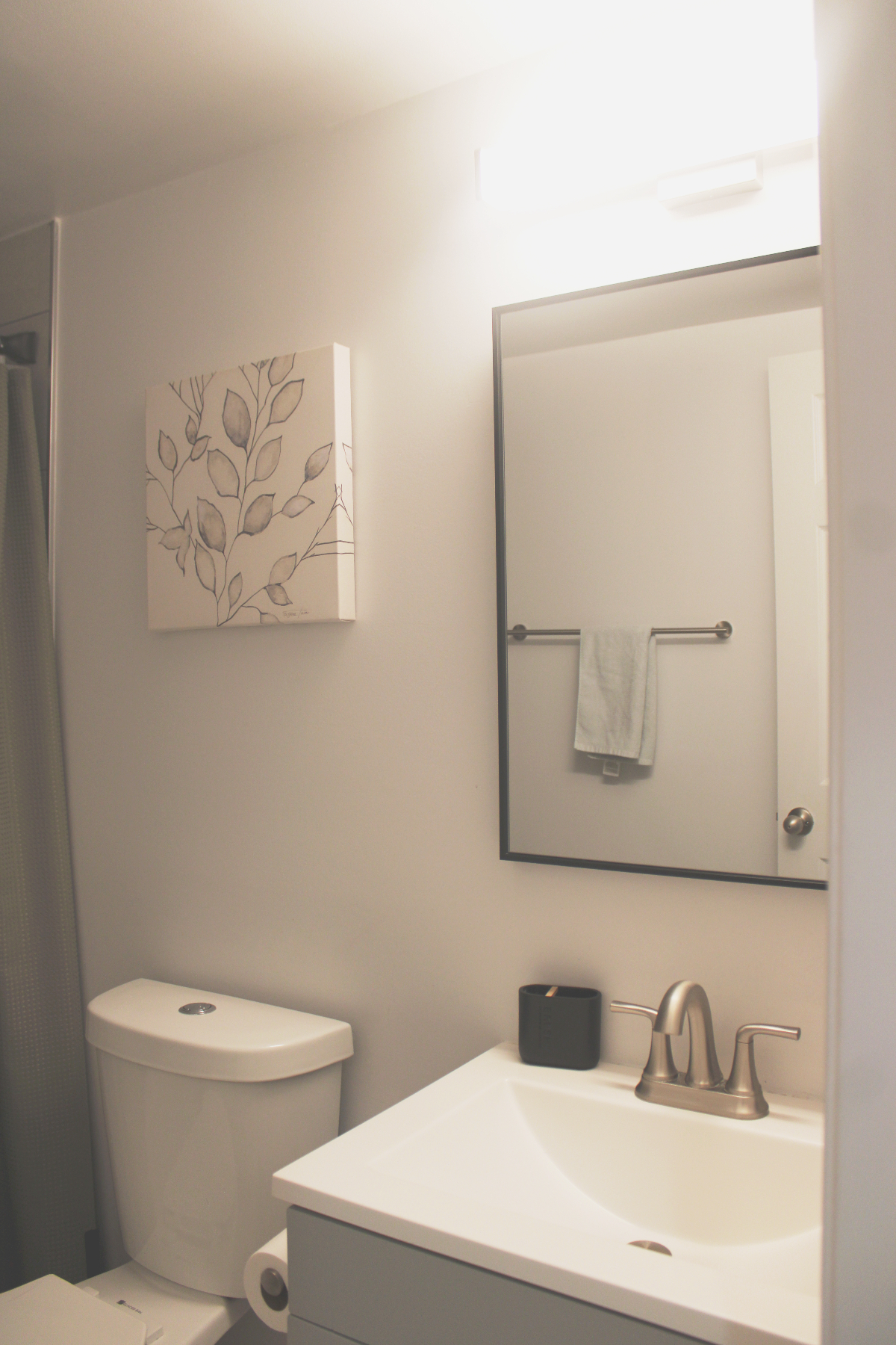 Bright & Modern 2BD/1BTH Apartment for Rent - Photo 11