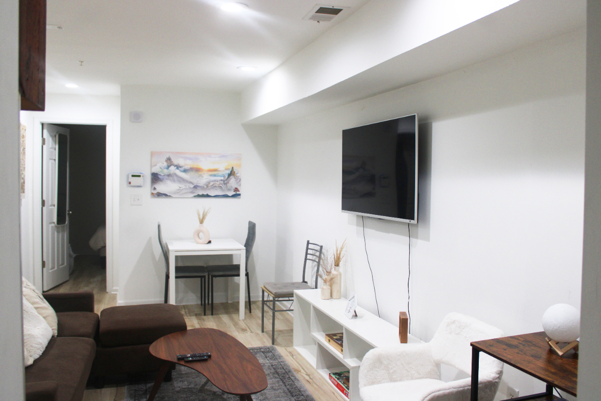 Bright & Modern 2BD/1BTH Apartment for Rent - Photo 12