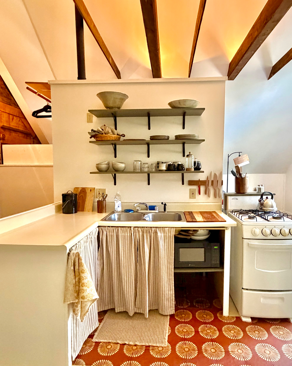 Studio apartment in Plainfield, VT village - Photo 8