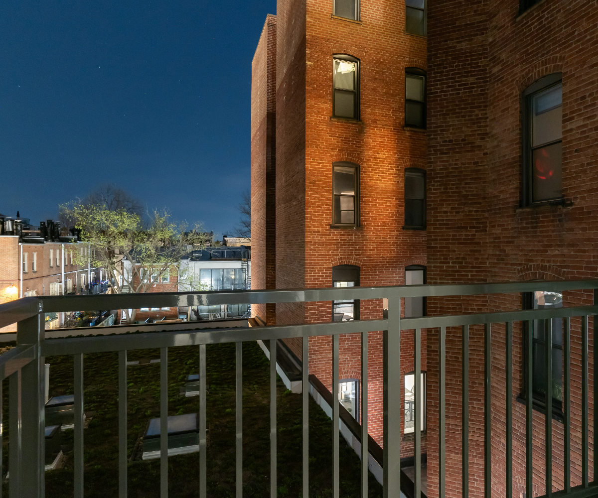 Chic & Cozy Apartment in the Heart of Adams Morgan - Photo 12