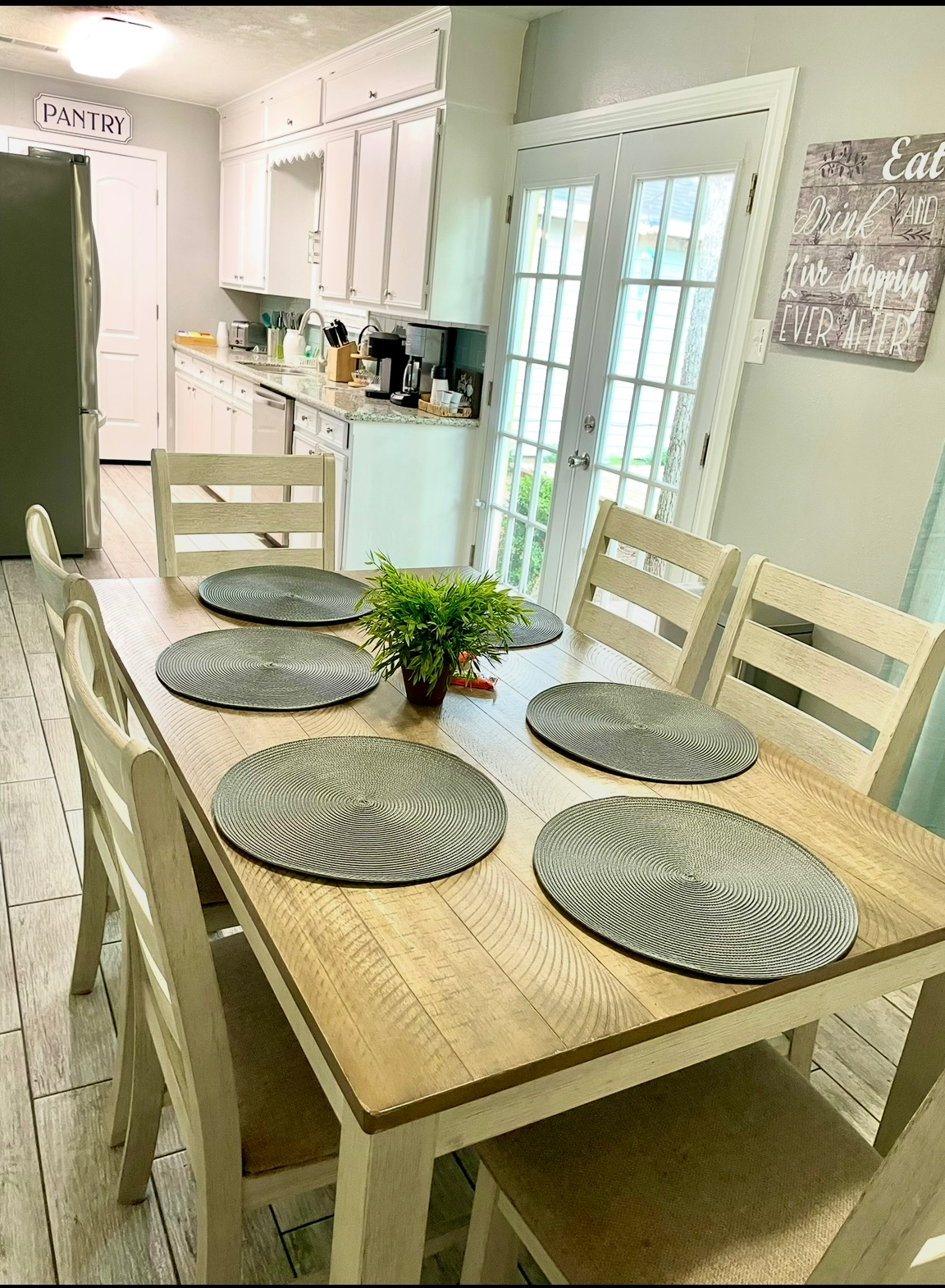 Beautiful 3/2 Bedroom Home - Photo 6
