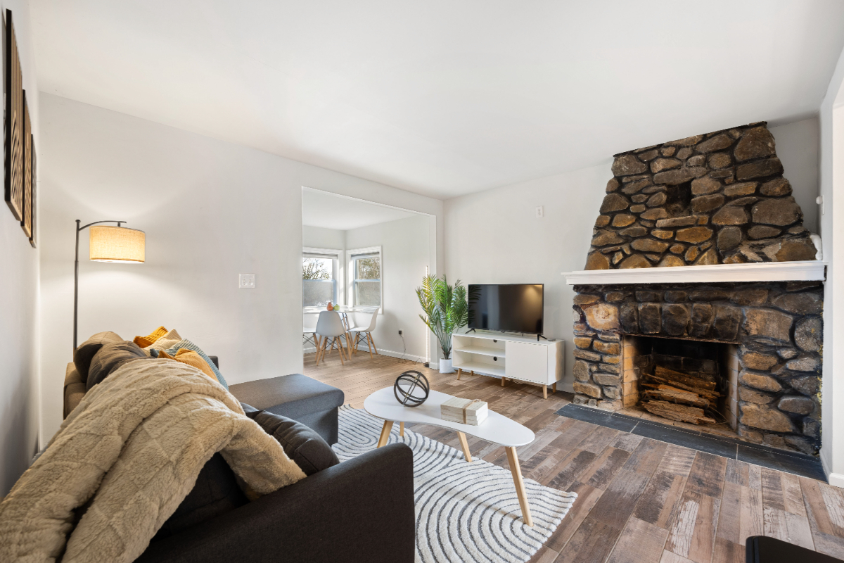 Pet Frndly Lake House w/Fireplace & Fire Pit W/D - Photo 4