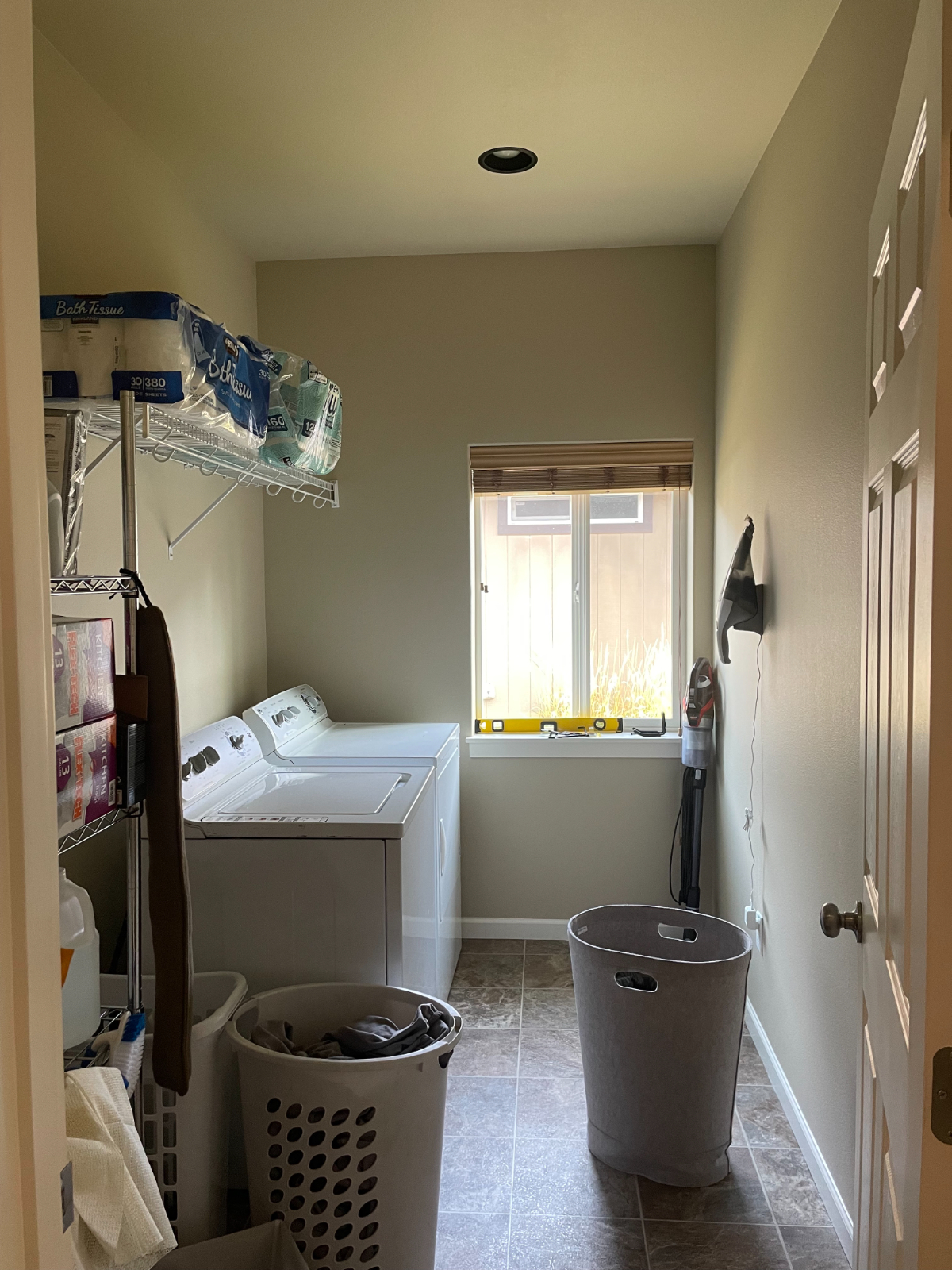 Private room in a fully furnished mid-town Bend home. - Photo 4
