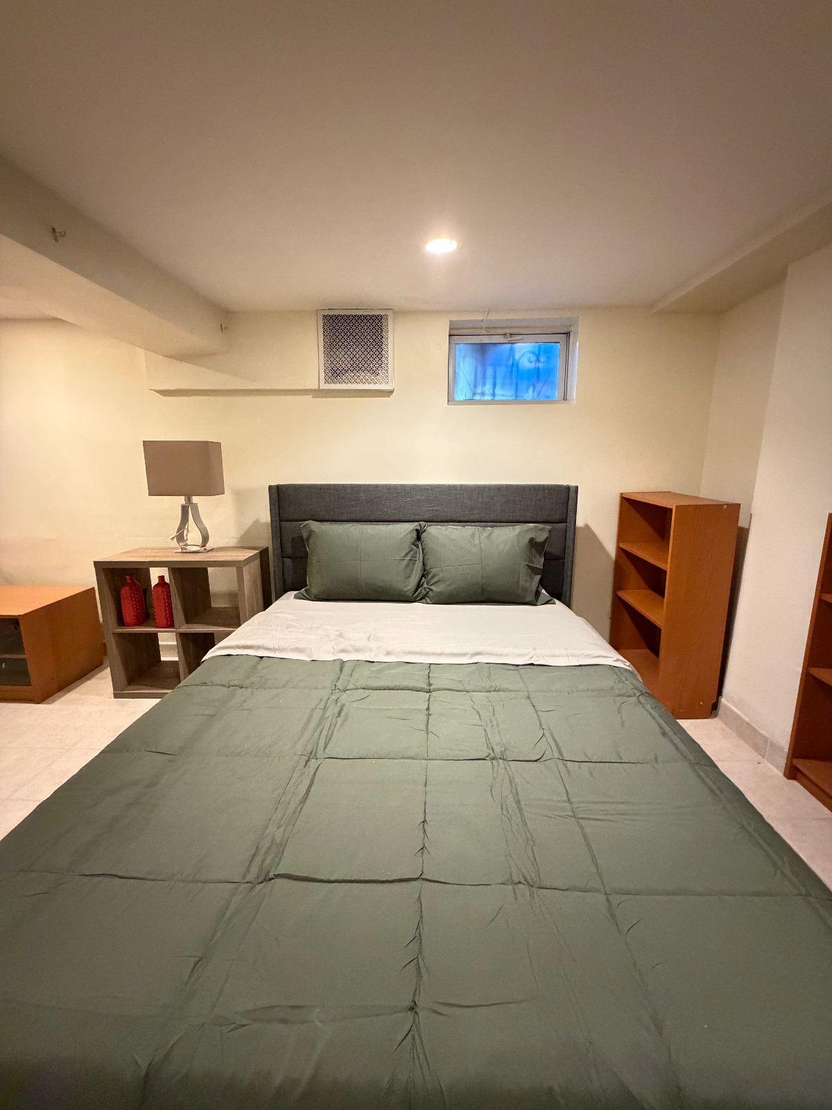 Beautifully Furnished Private Apartment with Modern Amenities - Photo 4