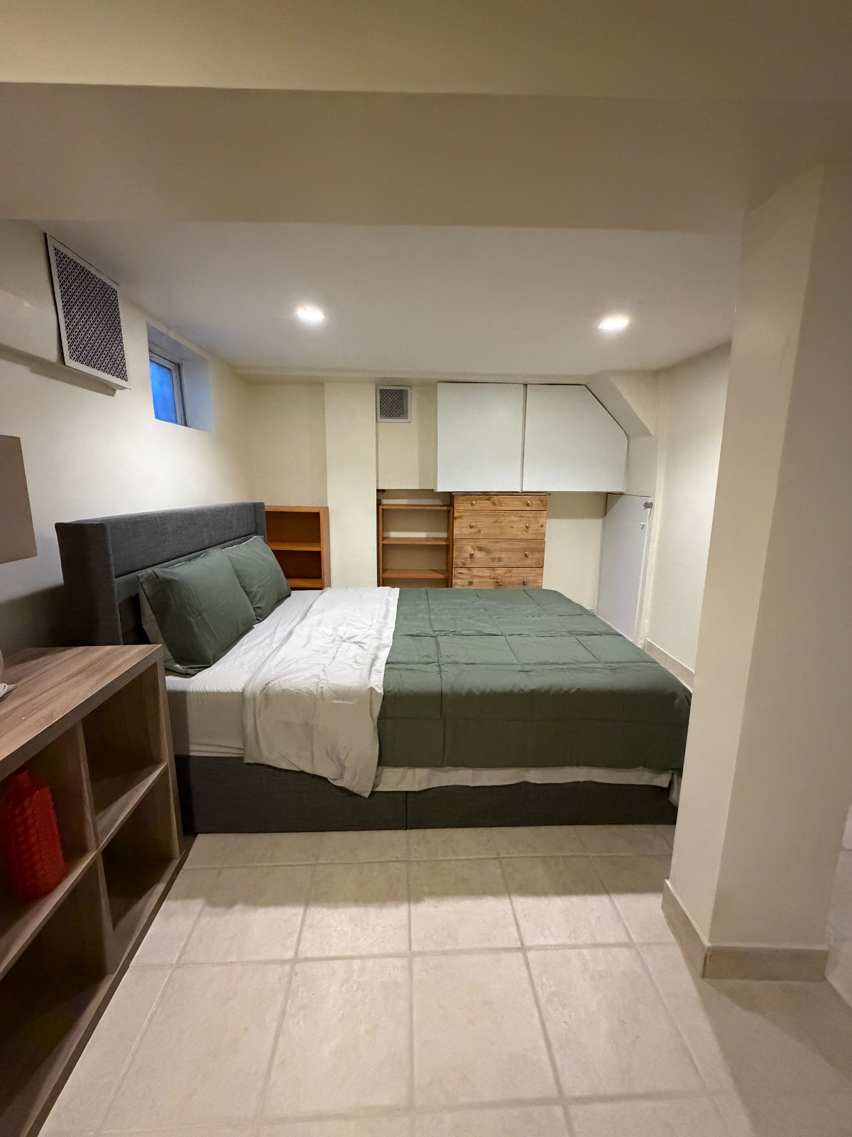Beautifully Furnished Private Apartment with Modern Amenities - Photo 5