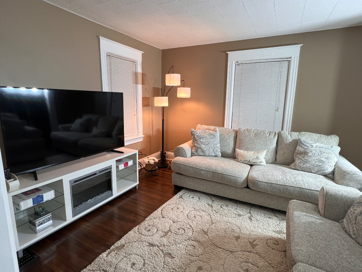 3 BEDROOM Home with Garage-walking distance from Strong Memorial Hospital - Photo 12