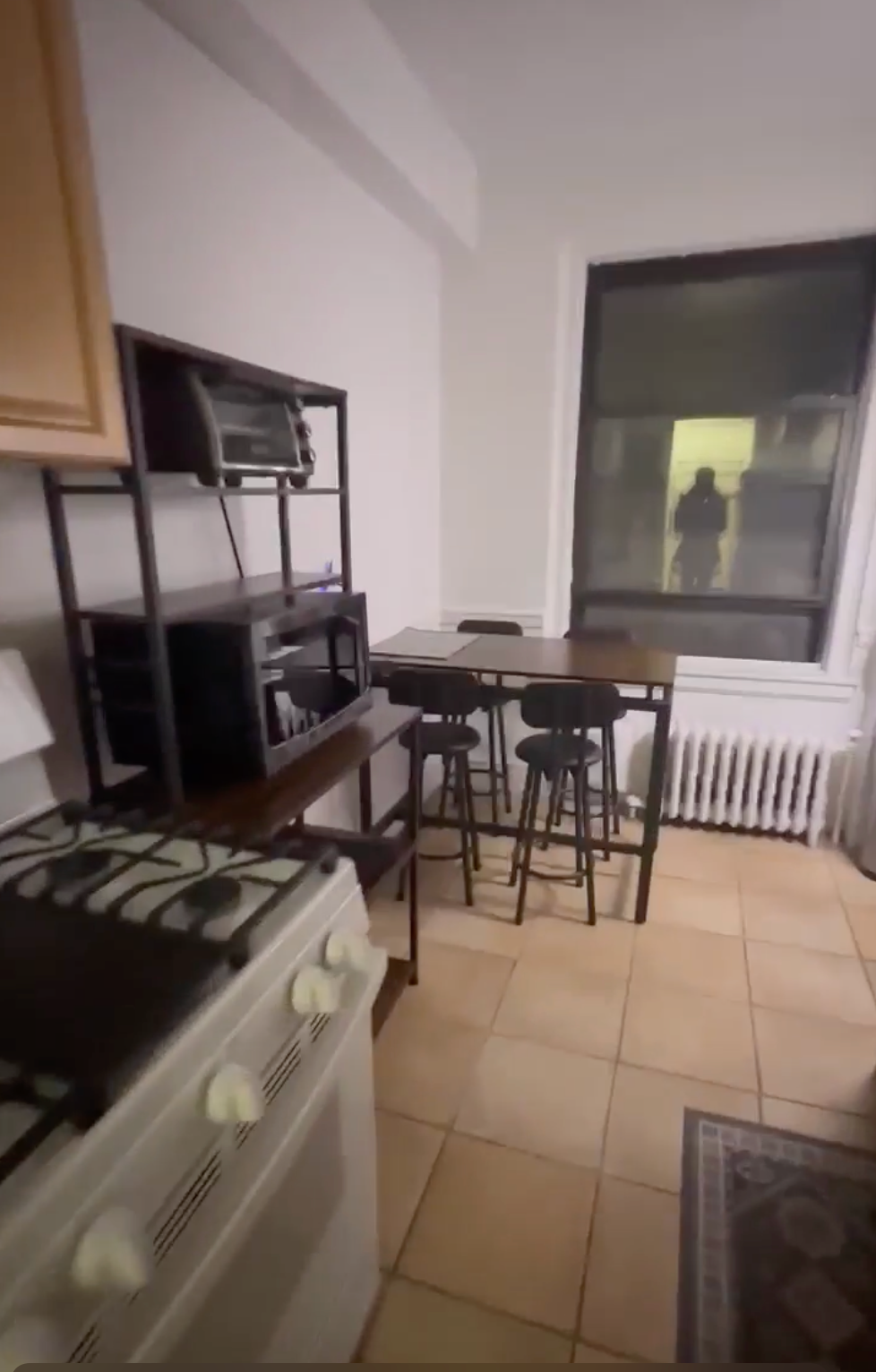 Gramercy 2 connected units- Studio $2900 available Dec 1, 3 Bedroom, 2 bath $6600 available Dec - Photo 5