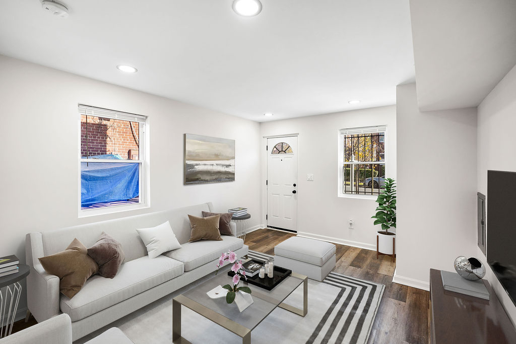 One bedroom and one bath room with washer/dryer and new Stainless Steel appliances - Photo 2