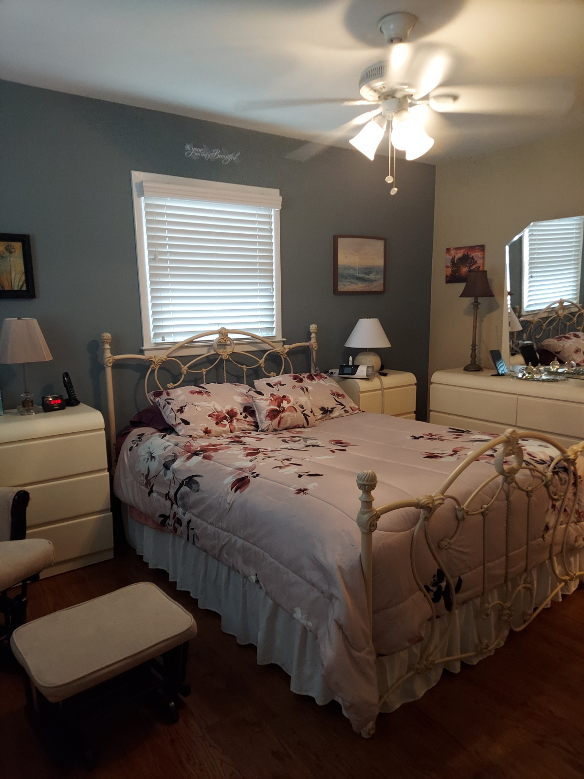 Spacious 3BR Home w/ Driveway, Yard, Washer/Dryer, Close to Hospitals, 10min walk to Public Transpor - Photo 12