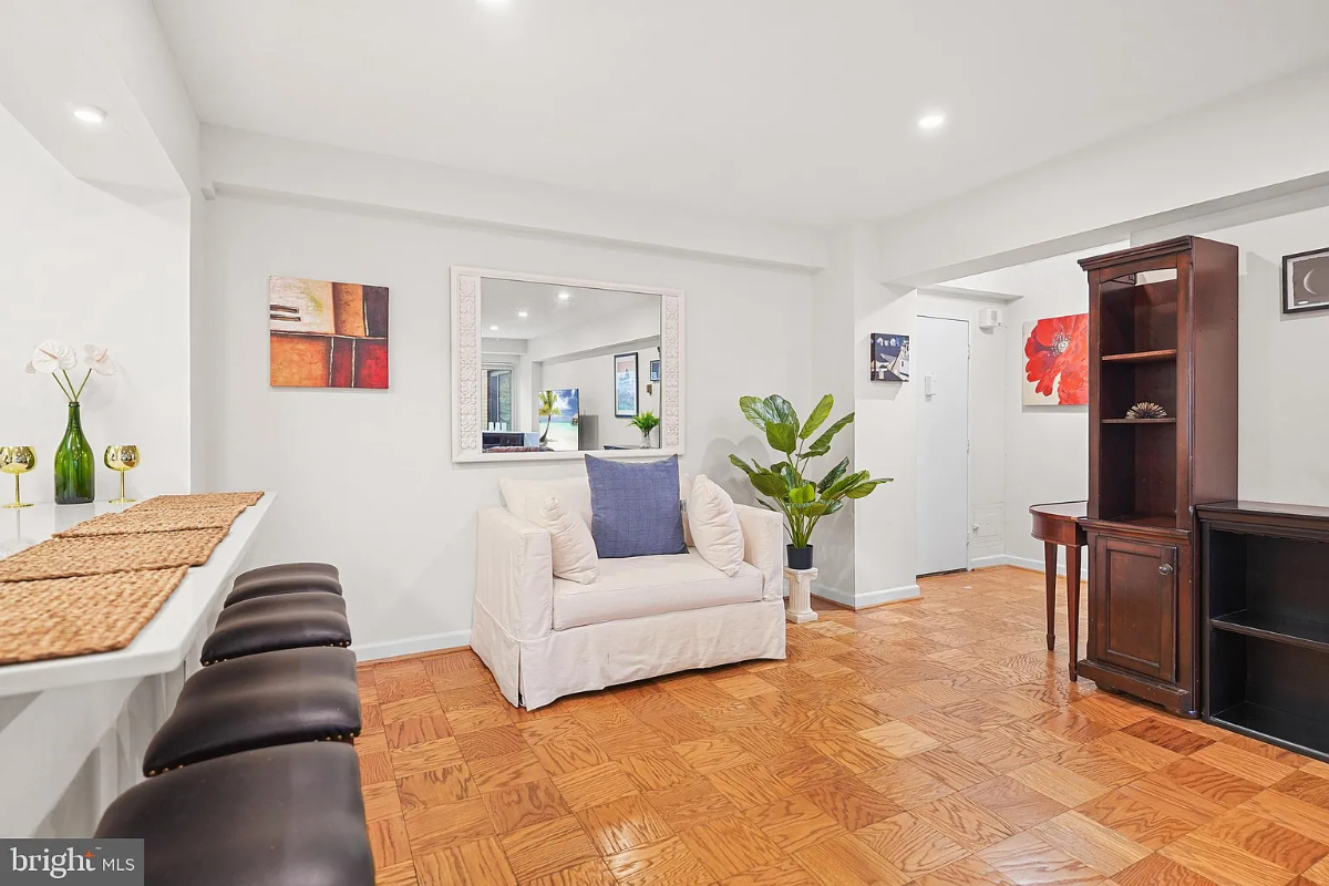 Beautiful Condo Near American University and Georgetown Parking / Utilities Included - Photo 9