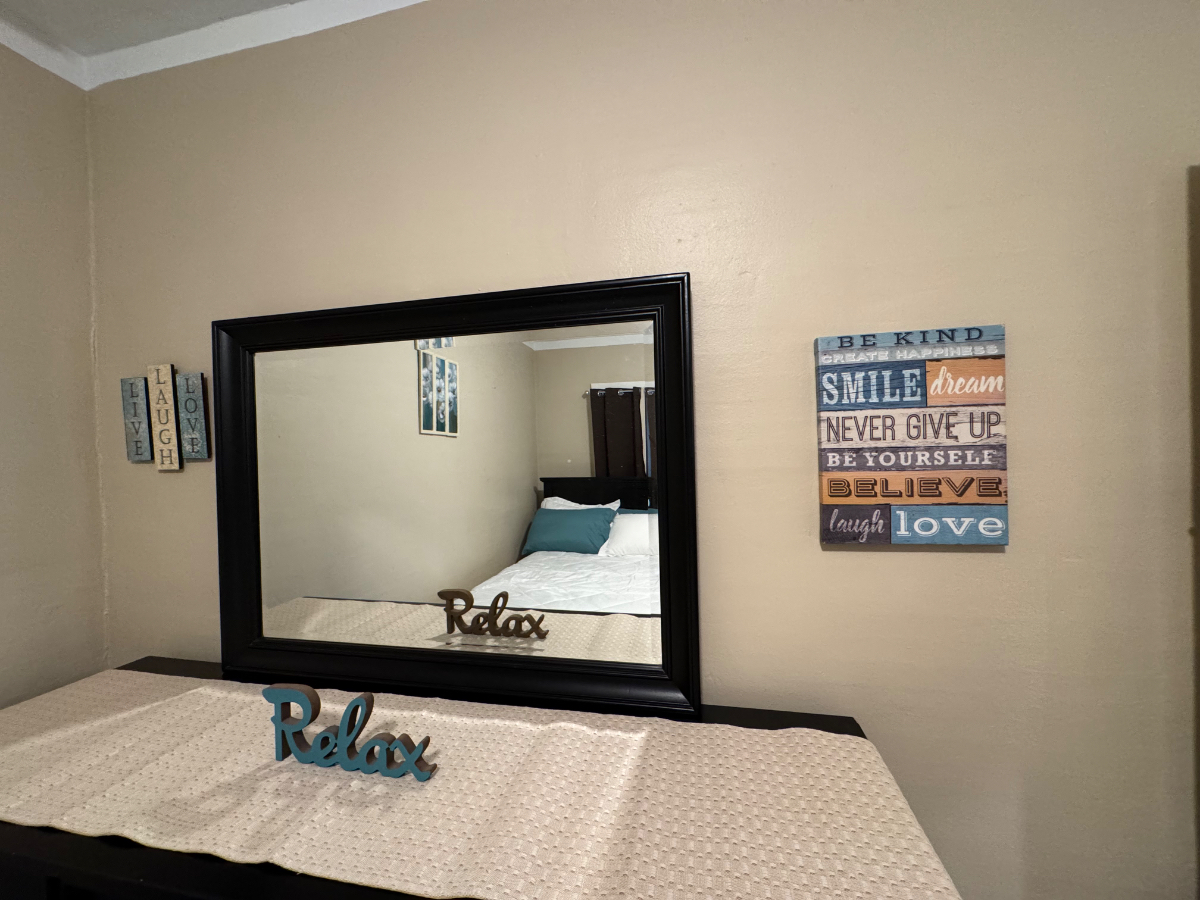 Cozy Upper Apartment - Photo 8