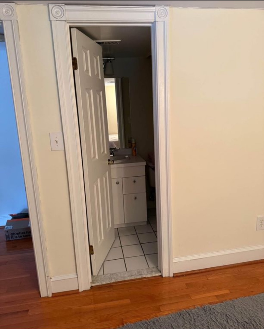 Cozy in Capitol Hill, Steps from Eastern Market Metro Stop - Photo 8