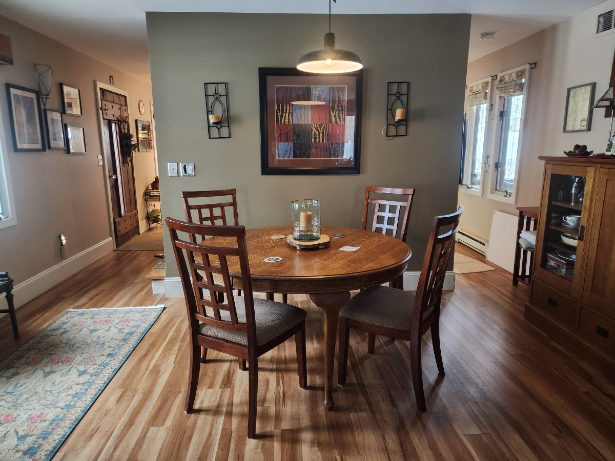 Great Neighborhood Home Near Lake - Photo 3