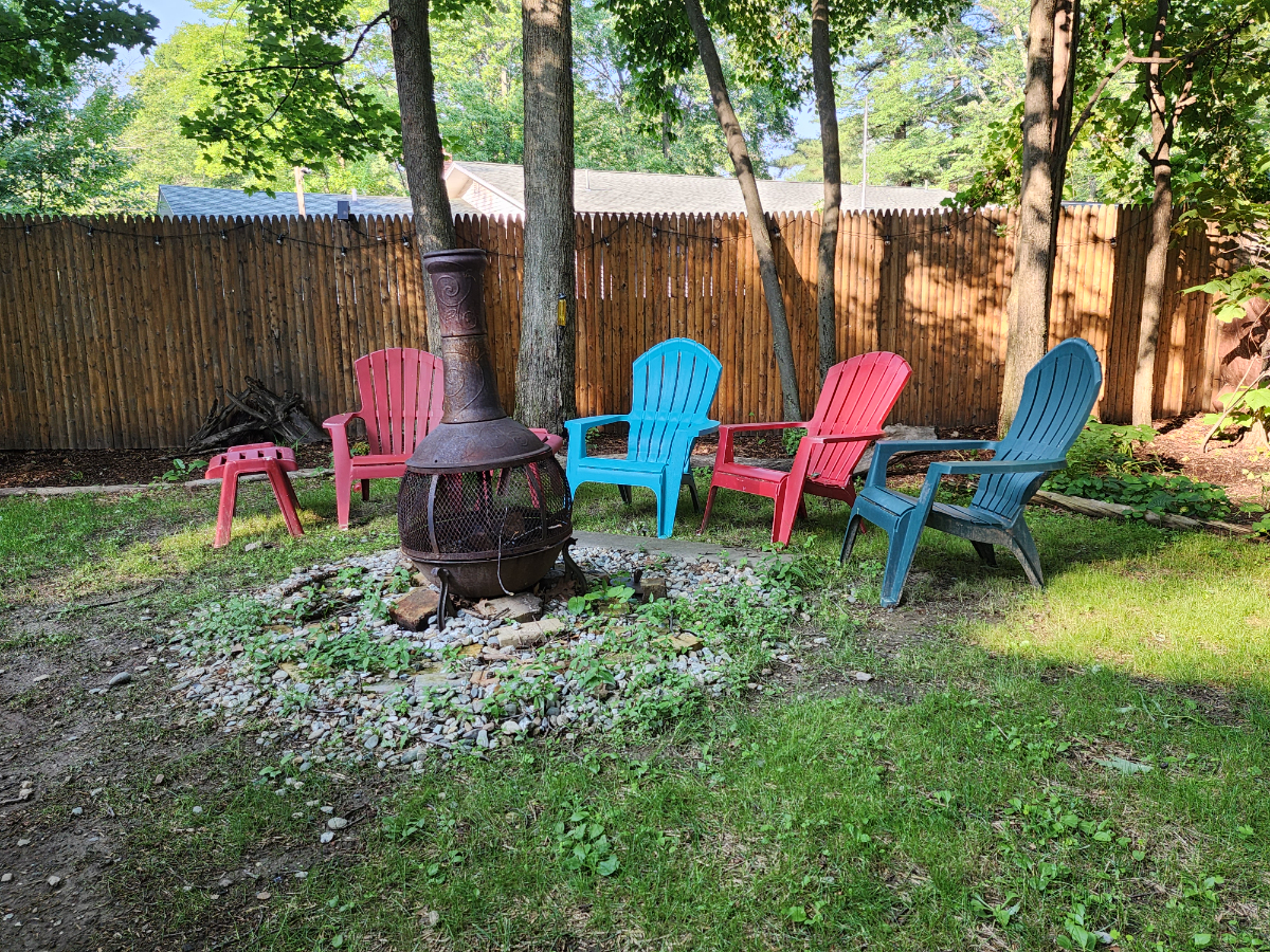 Great Neighborhood Home Near Lake - Photo 9