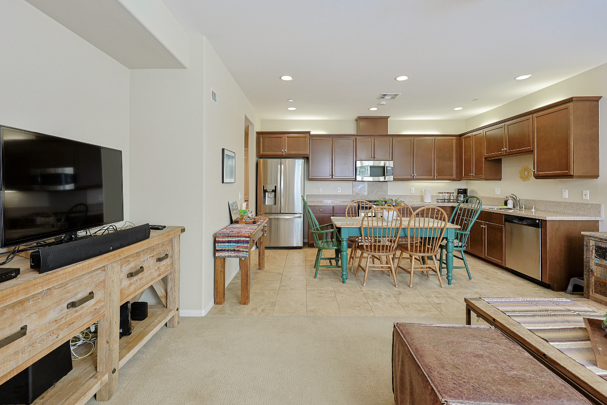 Fully Furnished 2-Bed, 2.5-Bath Home with Garage in HOA Community - Photo 4