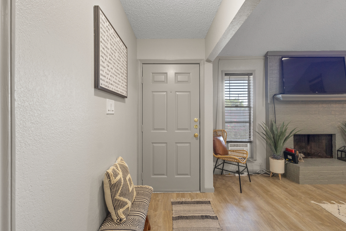Centrally Located Private Boho Style 2 Bed 2 Bath Home - Photo 10