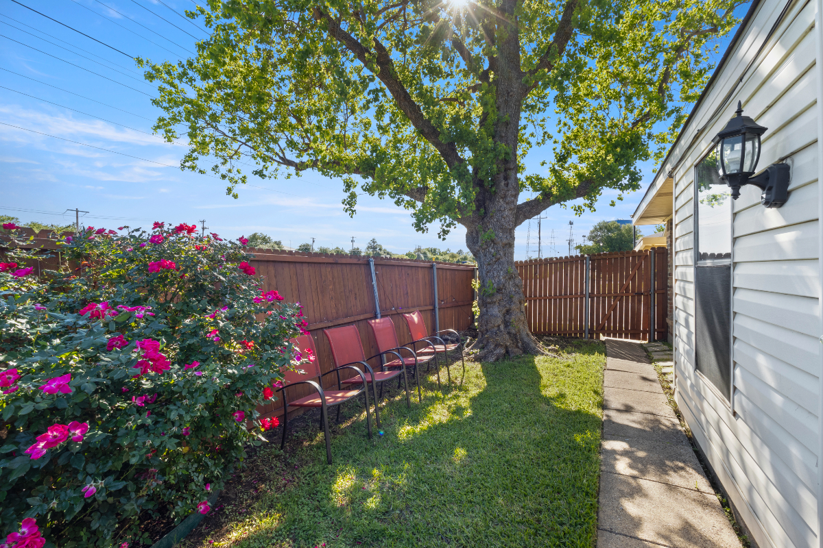 Centrally Located Private Boho Style 2 Bed 2 Bath Home - Photo 8