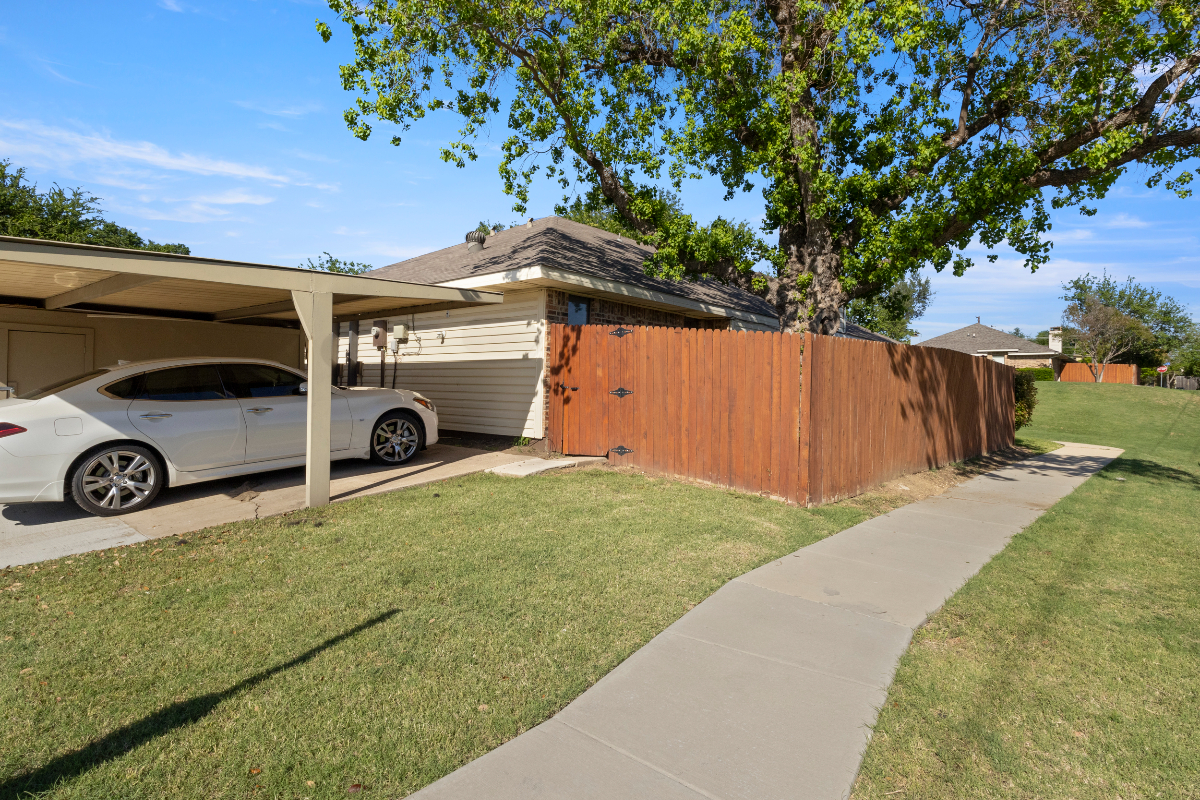 Centrally Located Private Boho Style 2 Bed 2 Bath Home - Photo 6
