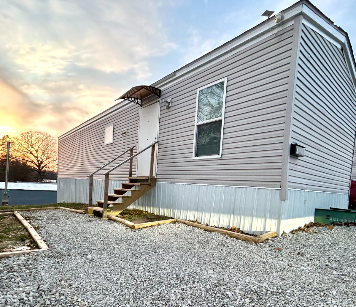 Modern 2BR/1BA Mobile Home - Fully Furnished, Walk to Park & Main Street - Photo 11