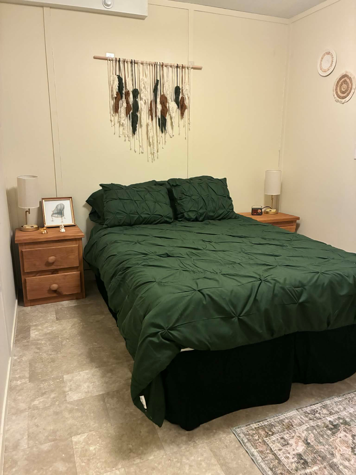Modern 2BR/1BA Mobile Home - Fully Furnished, Walk to Park & Main Street - Photo 5