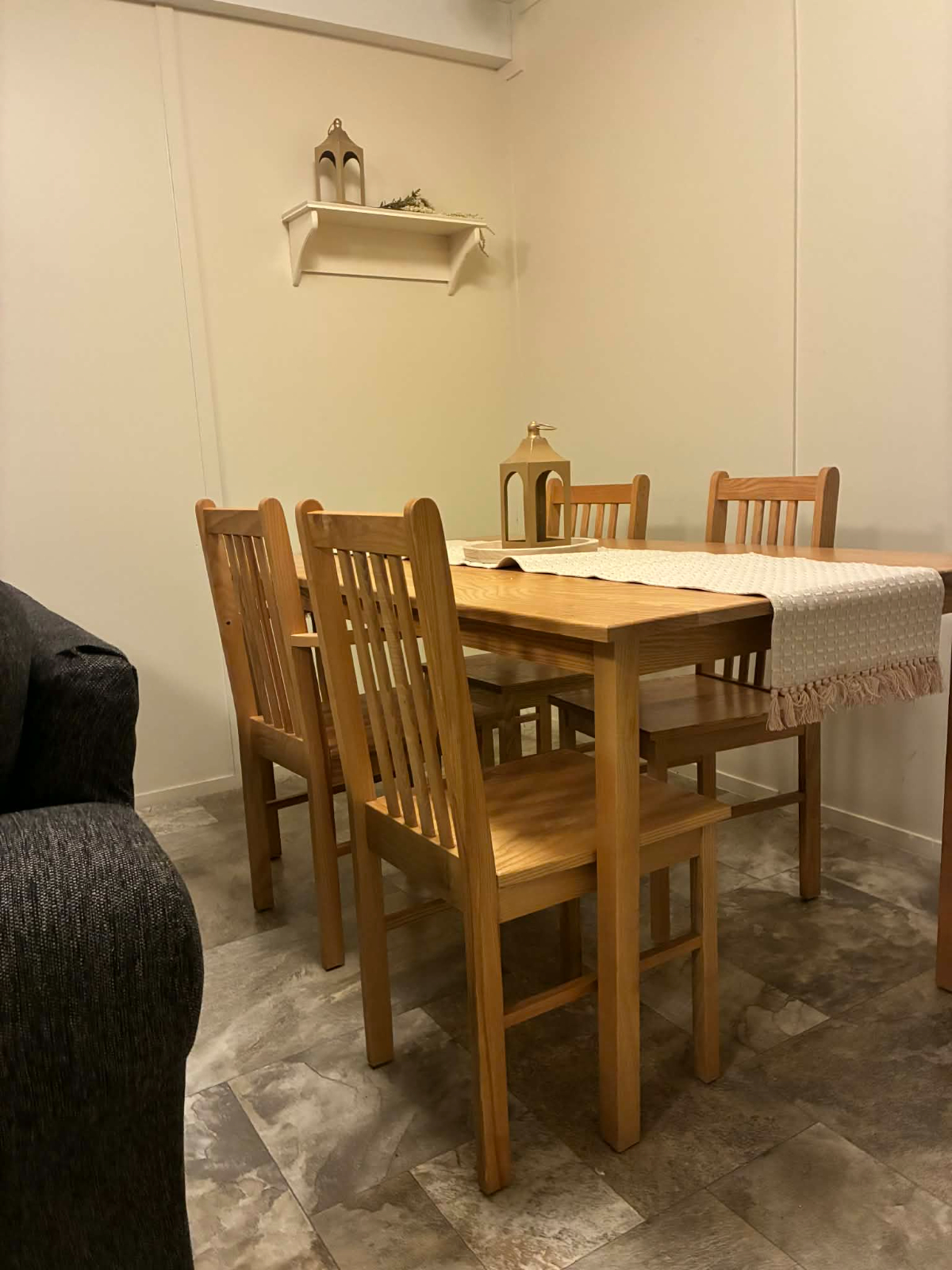 Modern 2BR/1BA Mobile Home - Fully Furnished, Walk to Park & Main Street - Photo 1