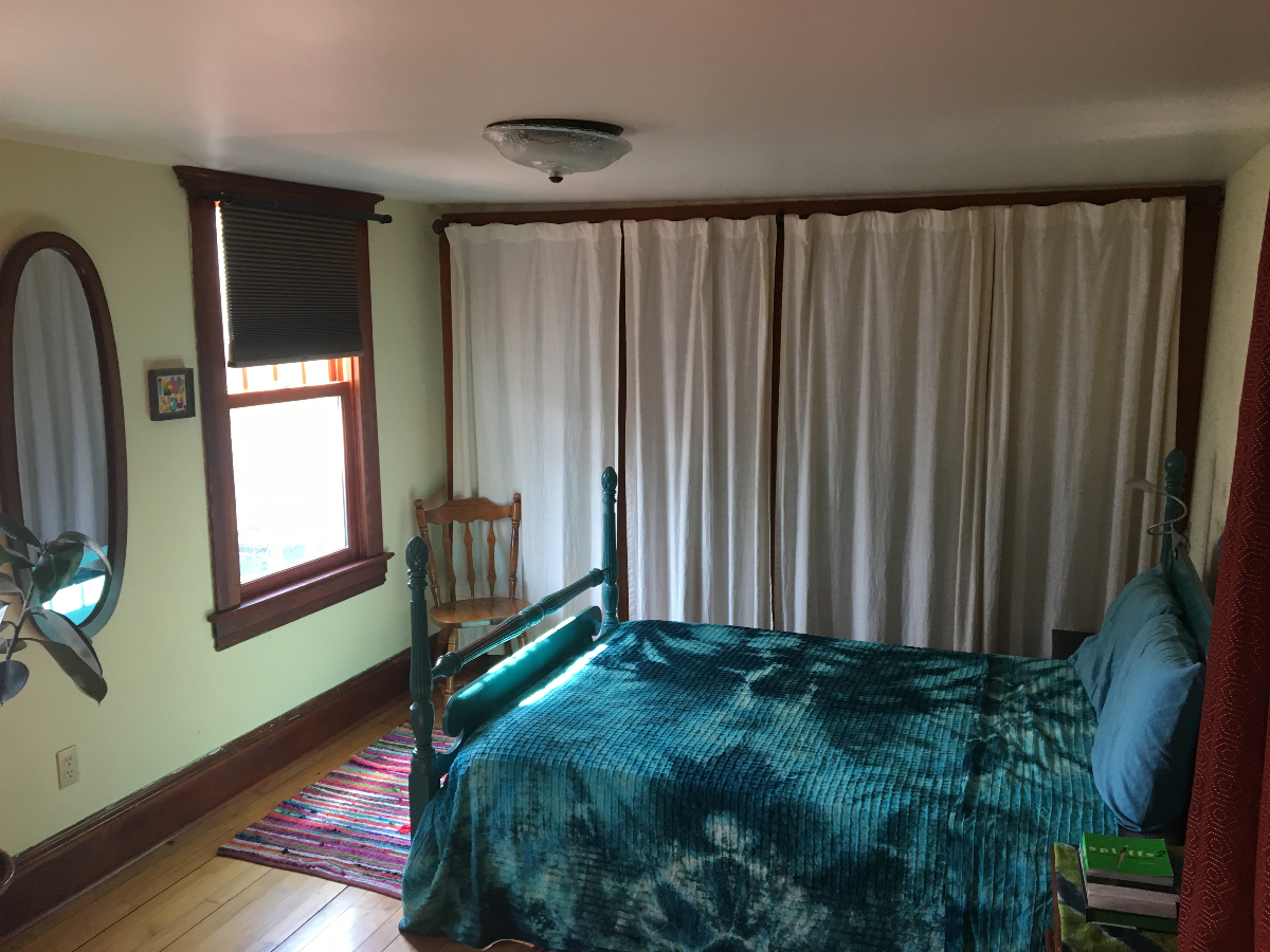Room rental in Cozy Craftsman Bungalow - Photo 2