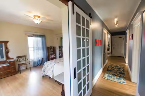 Victorian 2 bedroom - Photo 3