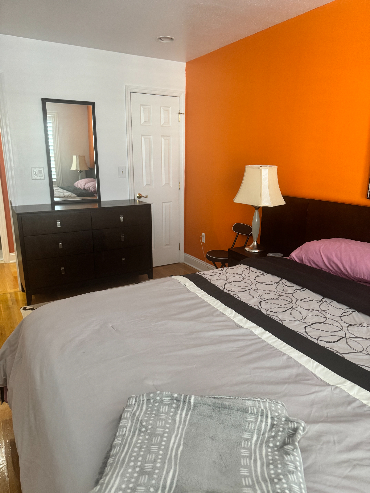 Rockaway Beach- 2 available spacious bedrooms - Photo 2