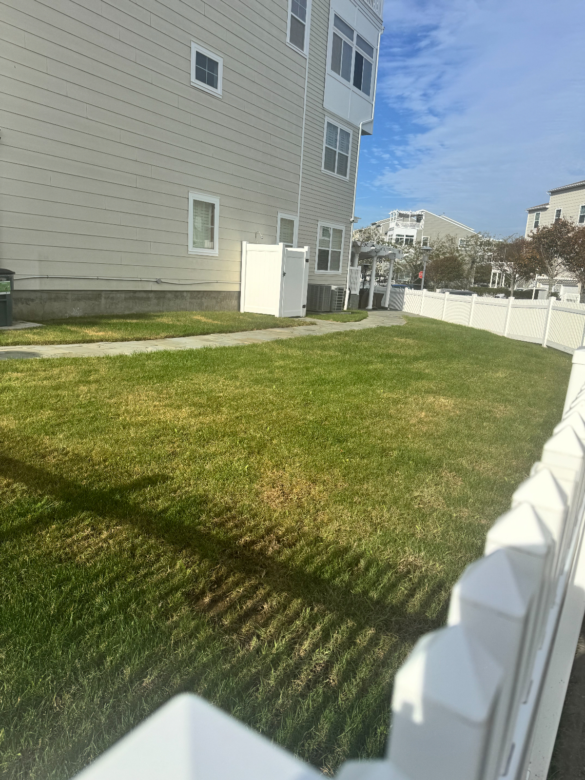 Rockaway Beach- 2 available spacious bedrooms - Photo 6