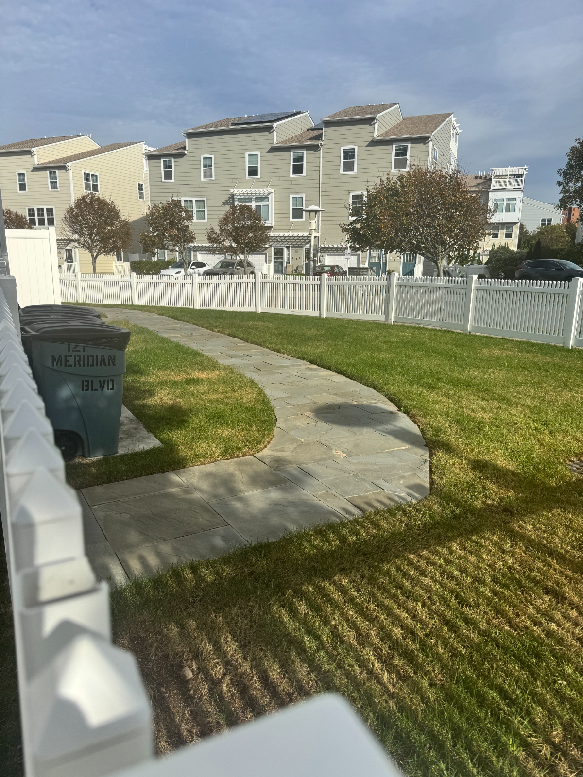 Rockaway Beach- 2 available spacious bedrooms - Photo 7