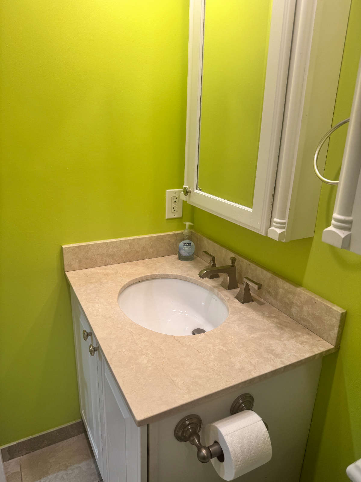 Rockaway Beach- 2 available spacious bedrooms - Photo 9