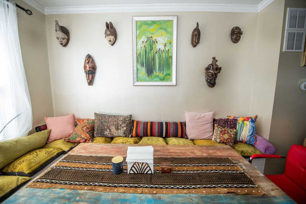 Creative Comfort in Southeast DC. Two-Bedroom Home with Outdoor Spaces and Artistic Vibe - Photo 6