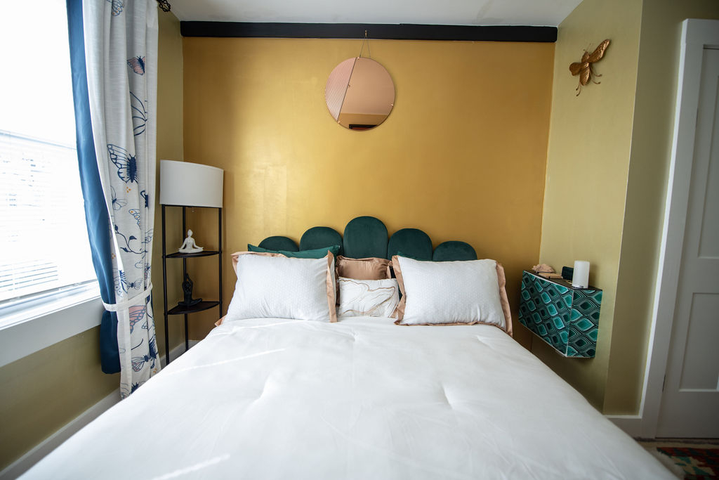 Creative Comfort in Southeast DC. Two-Bedroom Home with Outdoor Spaces and Artistic Vibe - Photo 8