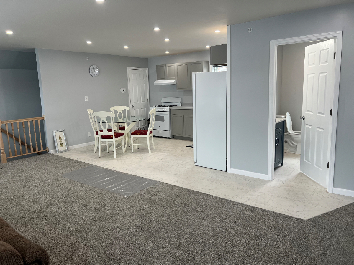 Modern and Cozy Room - Photo 1
