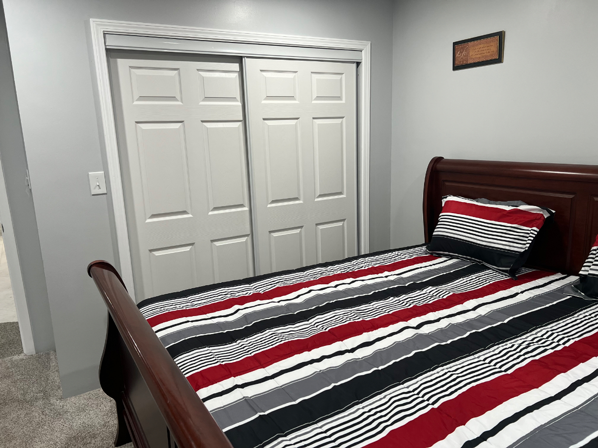 Modern and Cozy Room - Photo 8