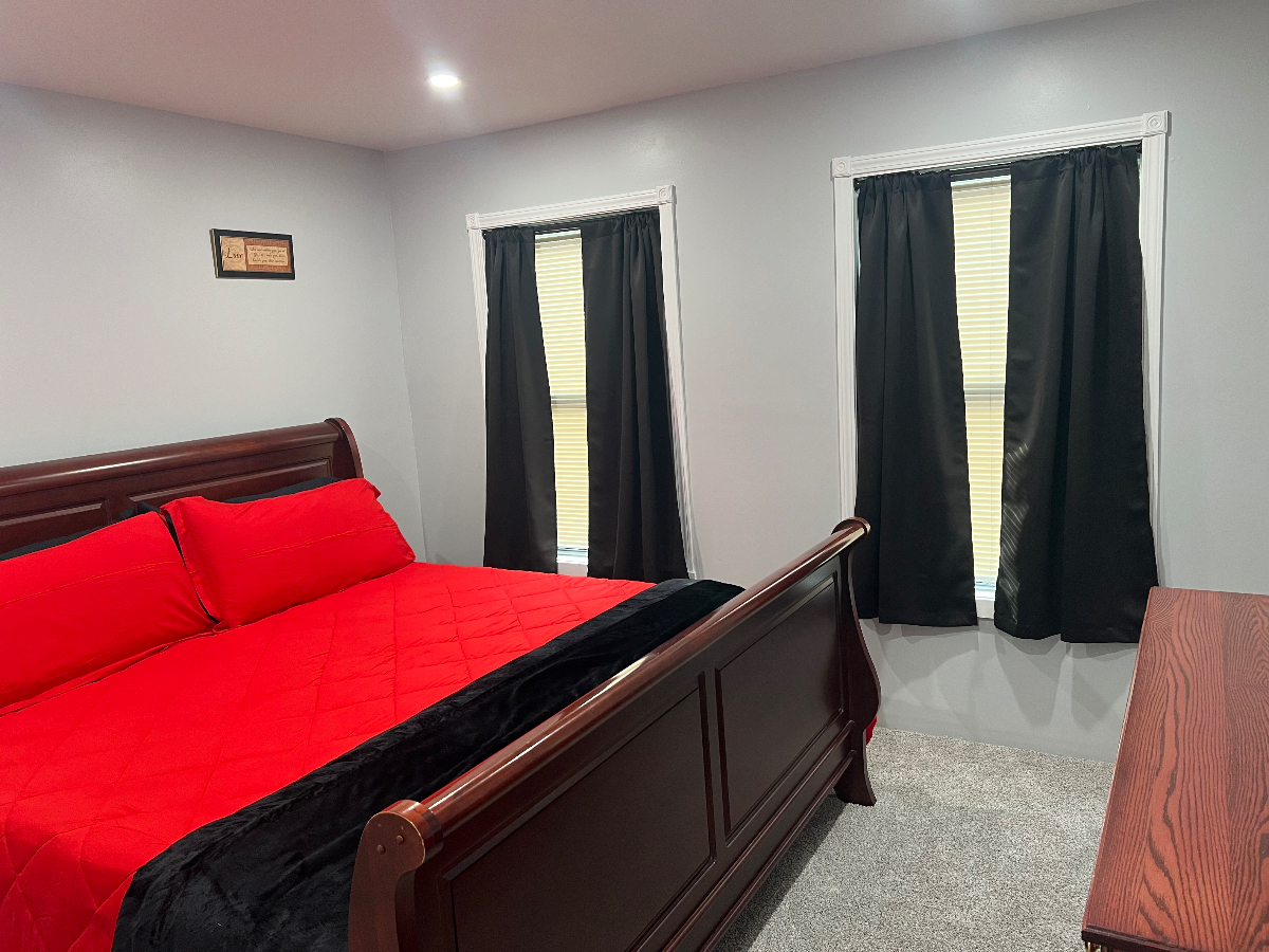 Modern and Cozy Room - Photo 9