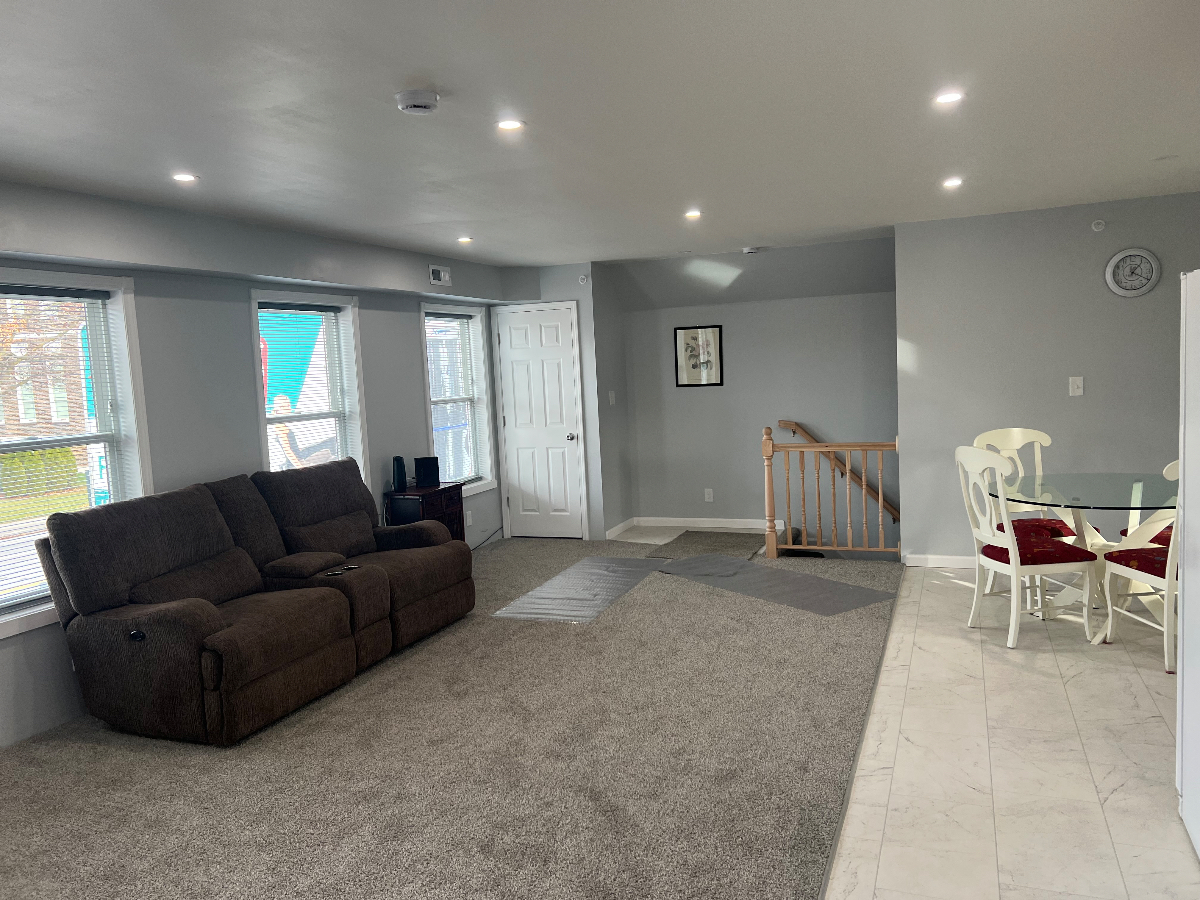 Modern and Cozy Room - Photo 3