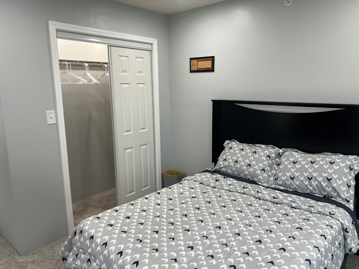 Modern and Cozy Room - Photo 3