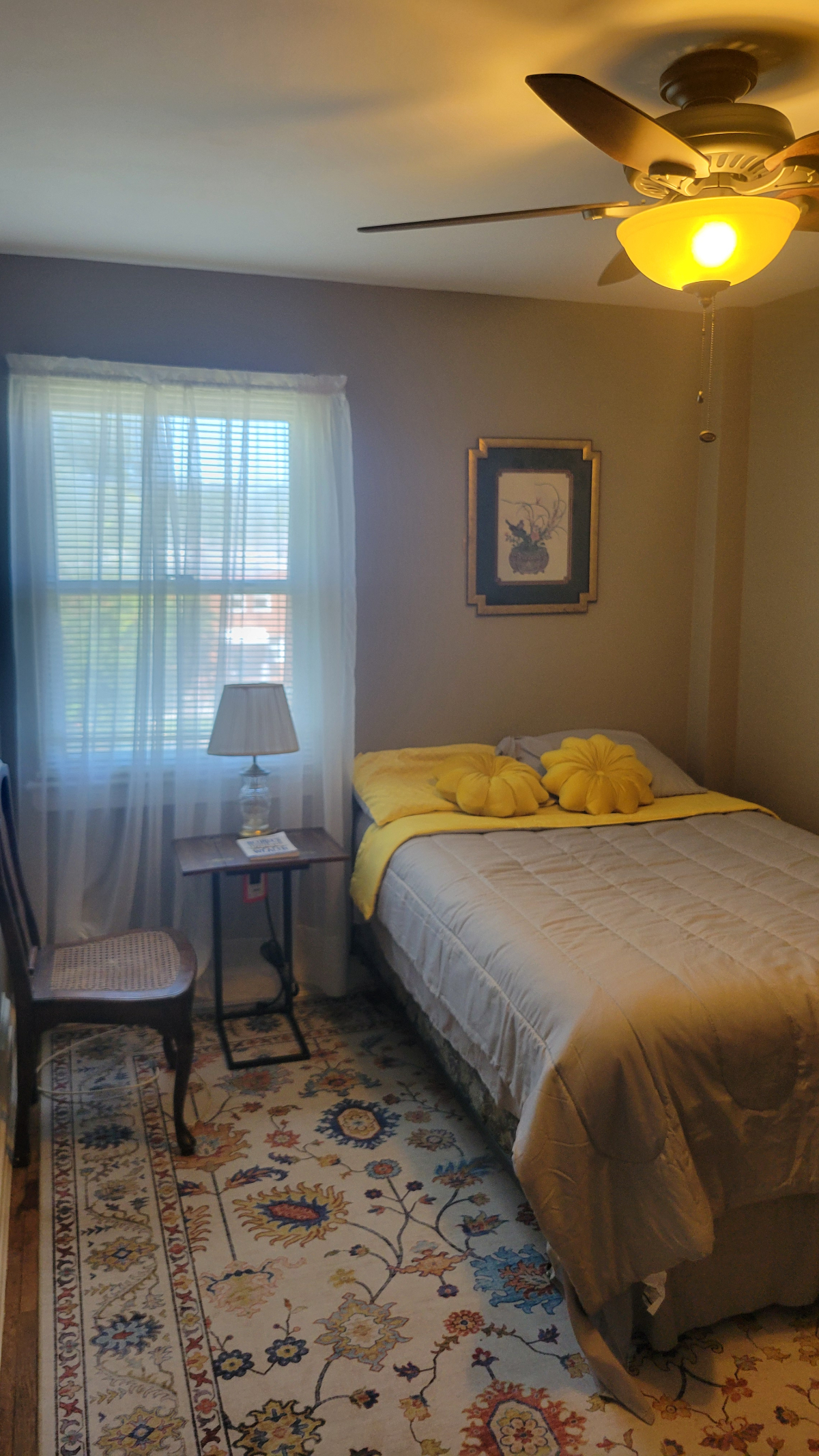 Quiet and Comfy! One Booking, 2 Private Rooms + Private Bath-Walk to Metro - Photo 4