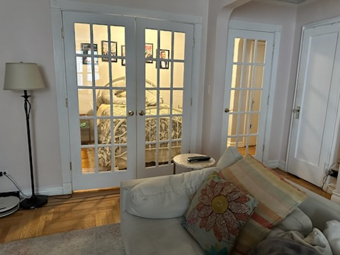 Comfortable 1BR/1BA Apartment Near Fort Tryon Park, Hospital, & Express Train - Quiet, Stylish, and  - Photo 6