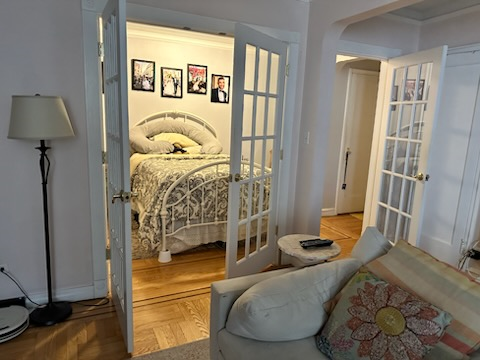 Comfortable 1BR/1BA Apartment Near Fort Tryon Park, Hospital, & Express Train - Quiet, Stylish, and  - Photo 7
