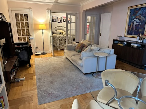 Comfortable 1BR/1BA Apartment Near Fort Tryon Park, Hospital, & Express Train - Quiet, Stylish, and - Photo 3