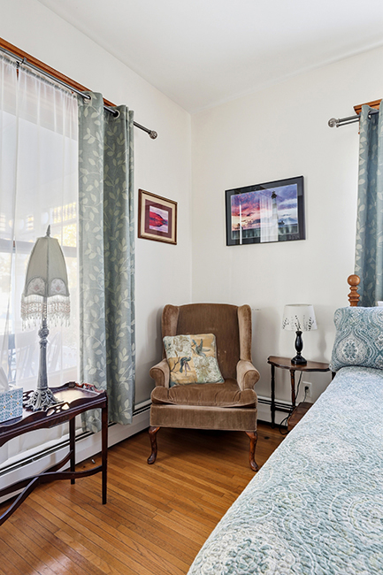 Cozy, Furnished Victorian Apartment in Downtown Hammondsport - Photo 4